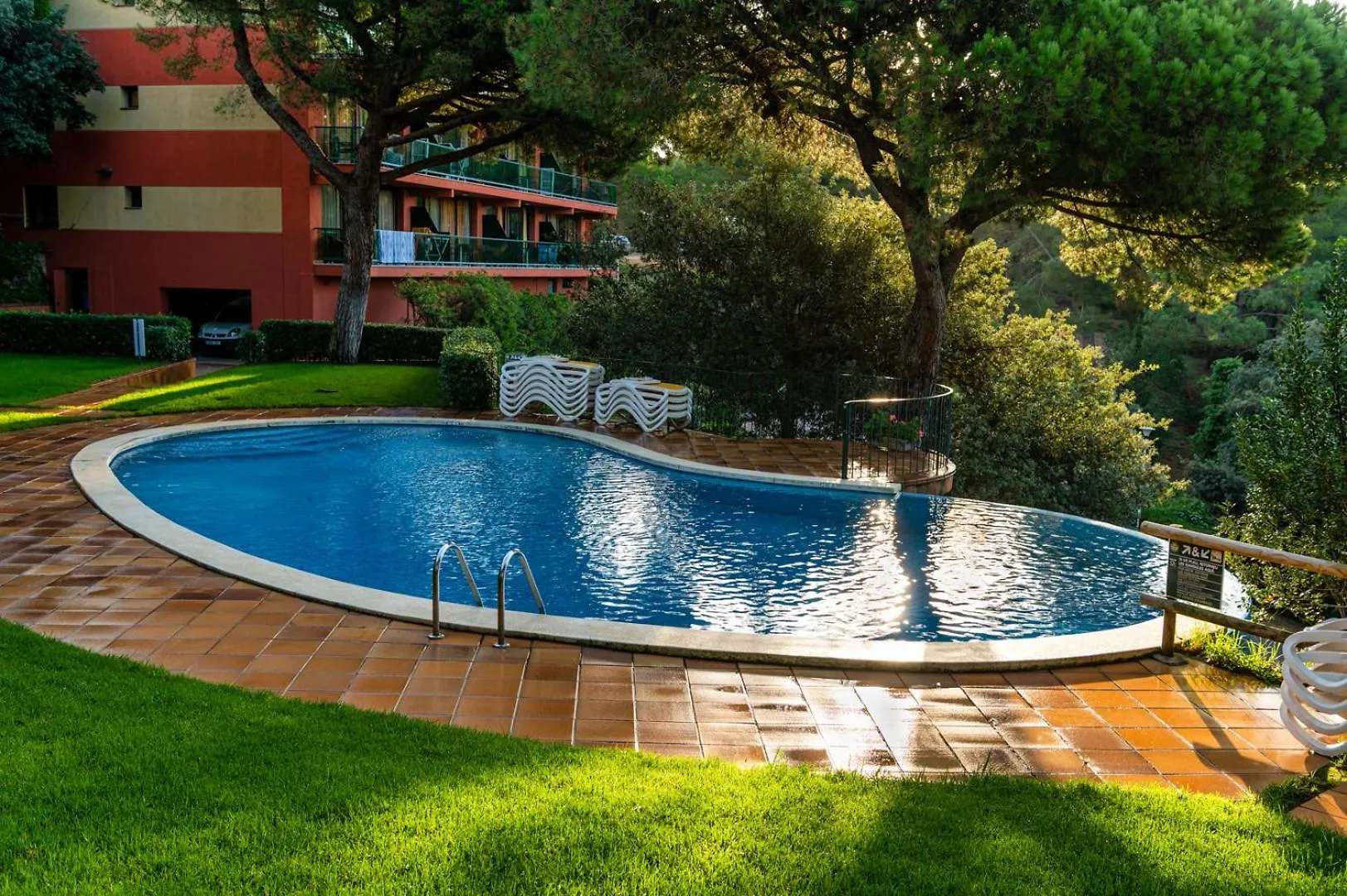 Albamar Apartaments Lloret de Mar 0*,  Spagna